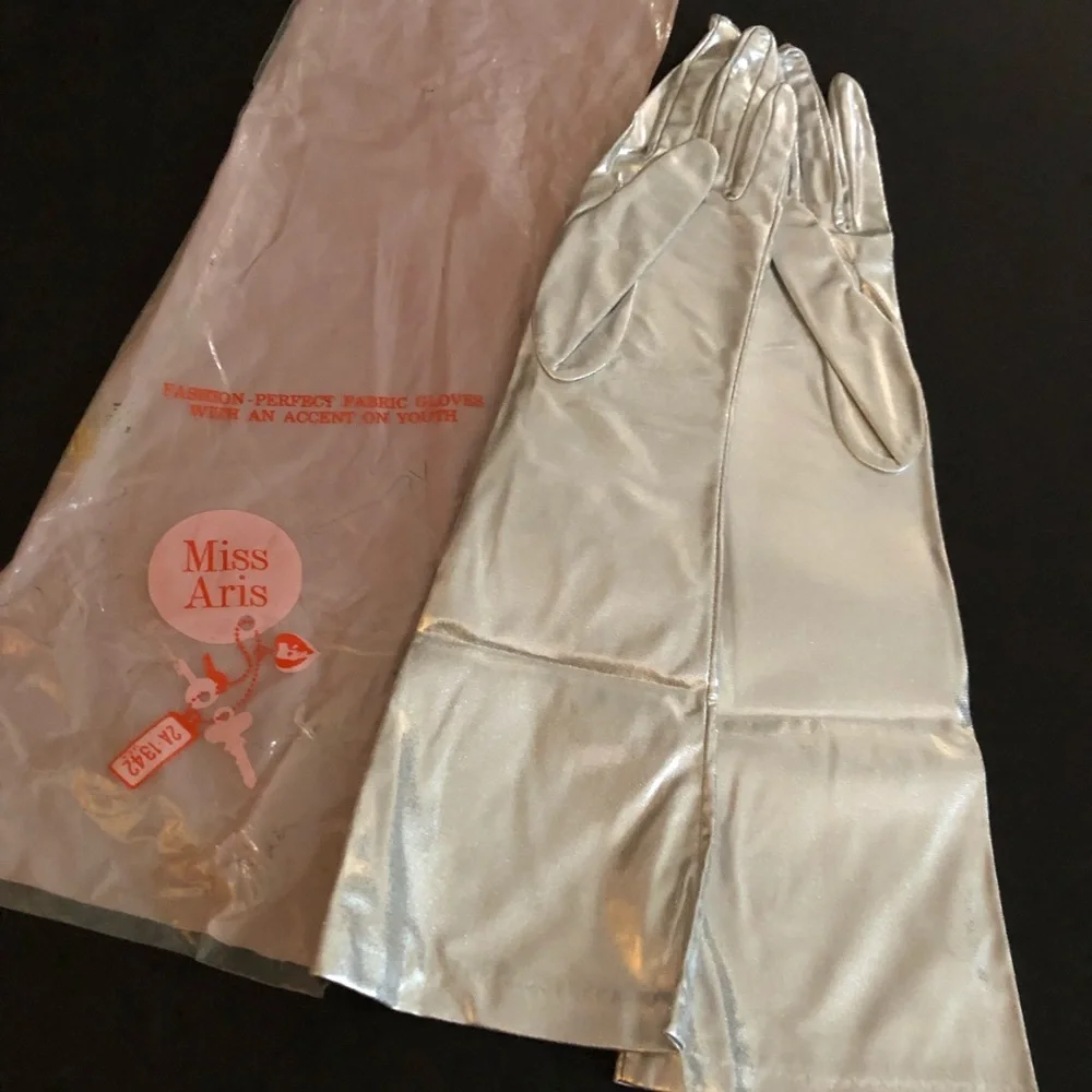 Vintage Silver Lame Three-Quarter Length Gloves